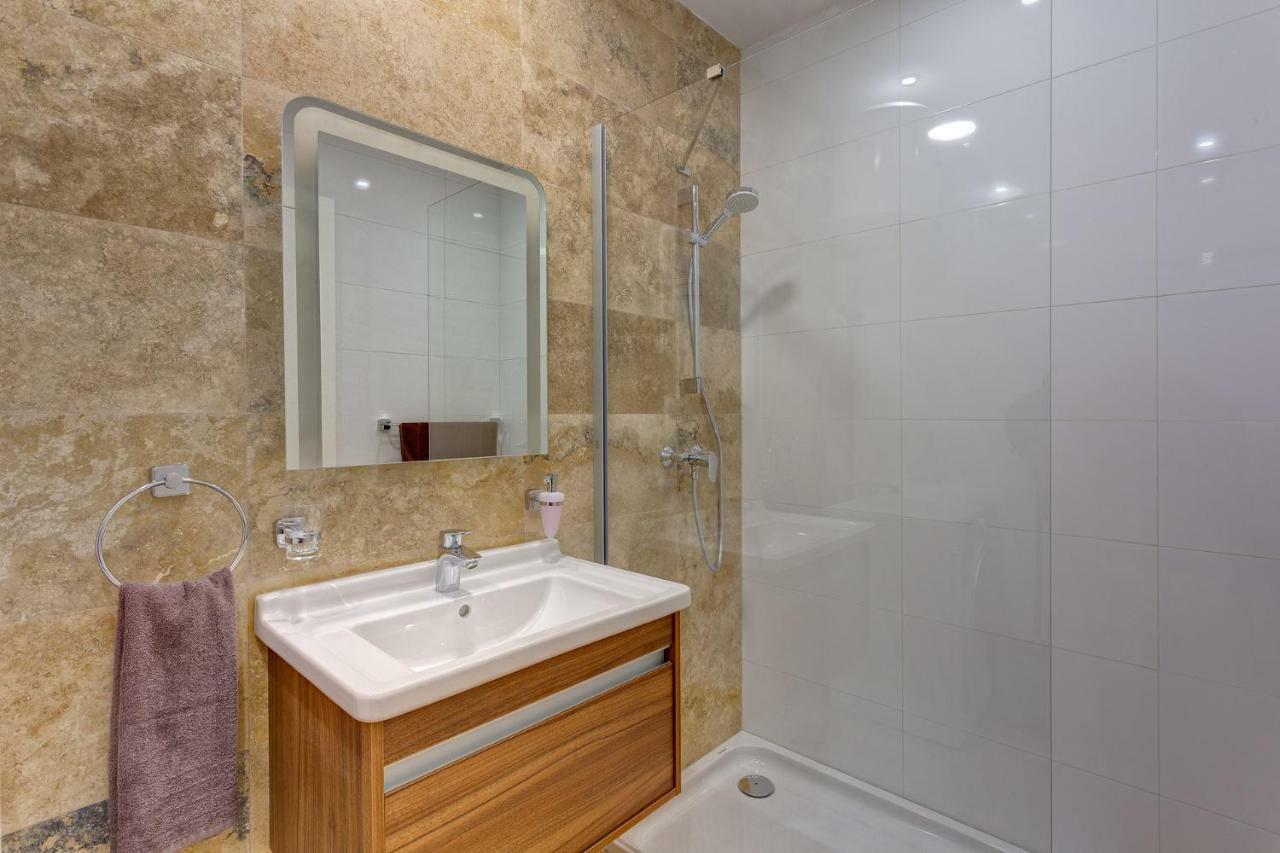 Modern 2 Bedroom Apartment In St Julians Сент Джулианс Экстерьер фото